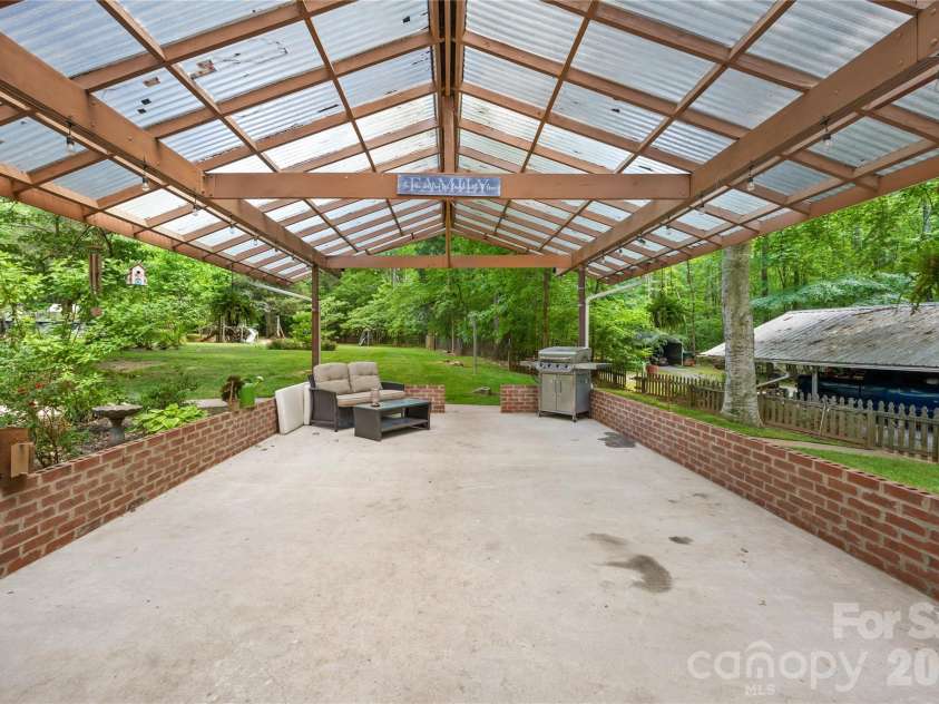 5917 Davis Road, Waxhaw, NC 28173.  MLS# CAR4390718, YatesRealty ID 31111. 