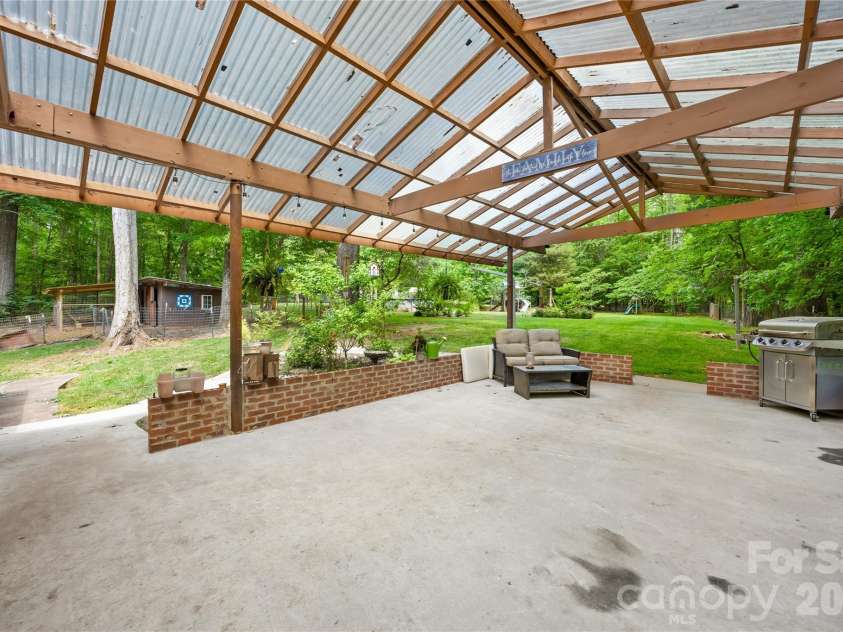 5917 Davis Road, Waxhaw, NC 28173.  MLS# CAR4390718, YatesRealty ID 31111. 