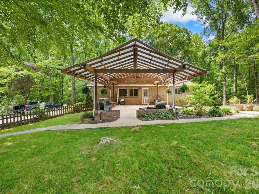 5917 Davis Road, Waxhaw, NC 28173.  MLS# CAR4390718, YatesRealty ID 31111. 