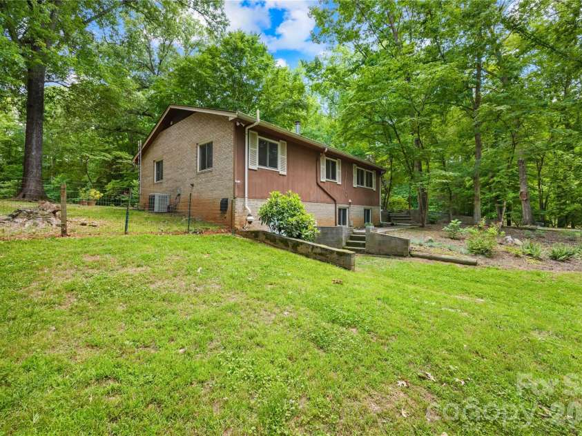 5917 Davis Road, Waxhaw, NC 28173.  MLS# CAR4390718, YatesRealty ID 31111. 