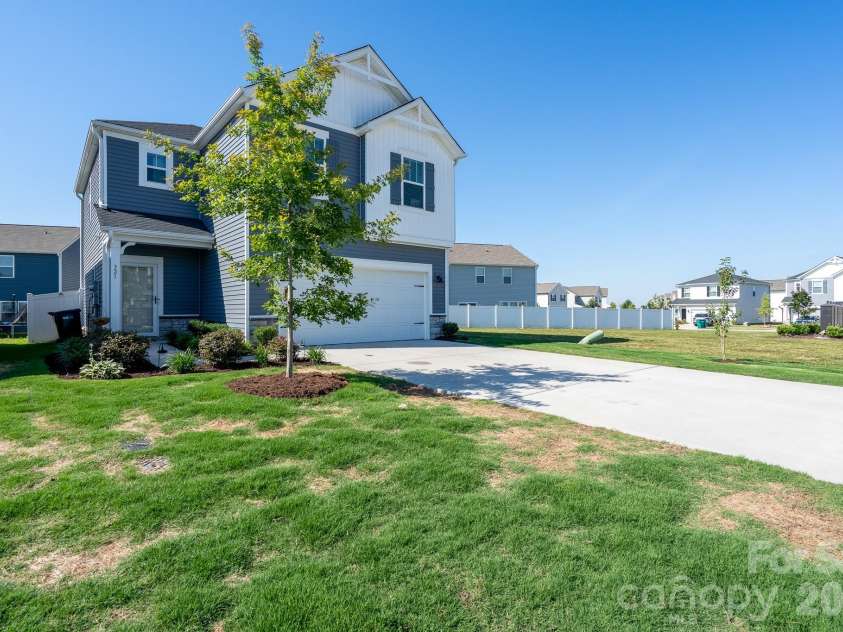 321 Fairchild Way, Albemarle, NC 28001.  MLS# CAR4391156, YatesRealty ID 31112. 