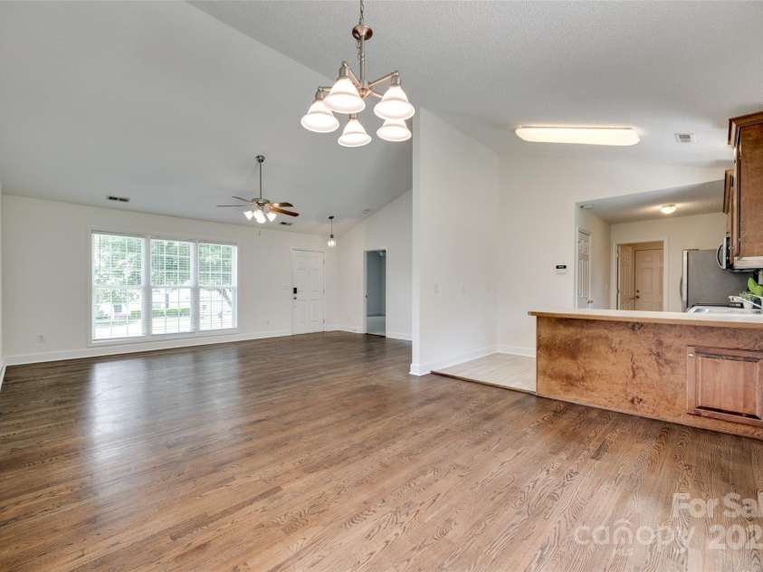 605 Summey Farm Drive, Dallas, NC 28034.  MLS# CAR4249509, YatesRealty ID 31112. Open Layout