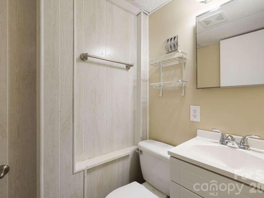 10 Botany View Court, Asheville, NC 28805.  MLS# CAR4394673, YatesRealty ID 31113. 1/2 Bath.