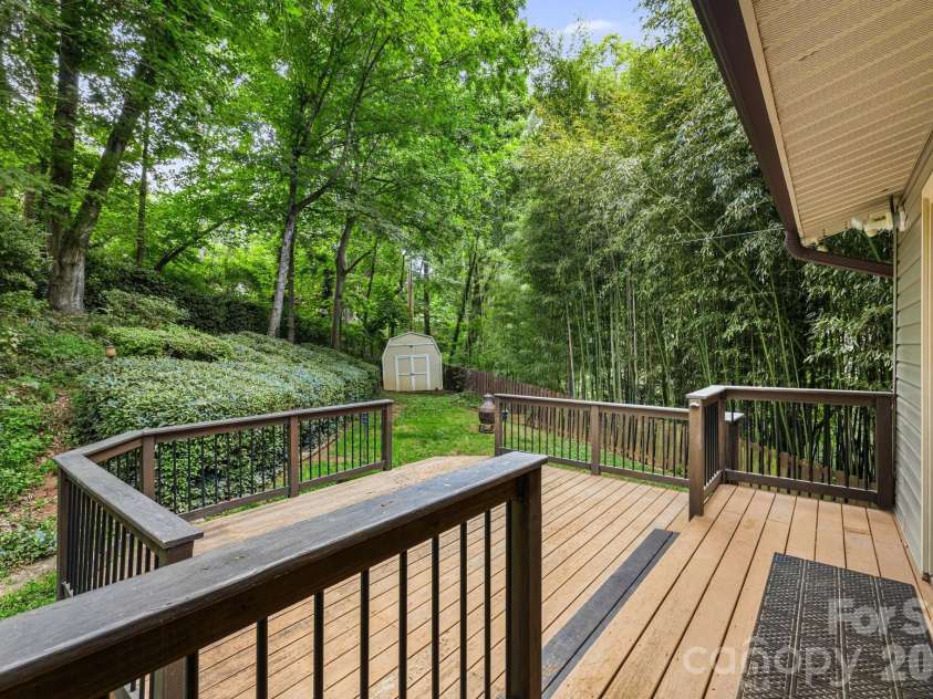 10 Botany View Court, Asheville, NC 28805.  MLS# CAR4394673, YatesRealty ID 31113. 