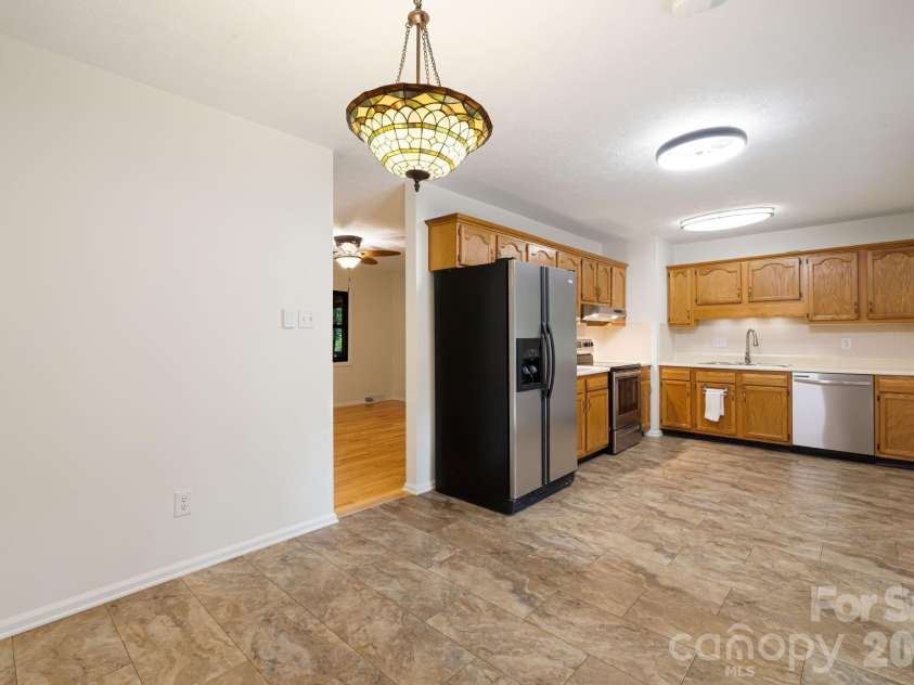 10 Botany View Court, Asheville, NC 28805.  MLS# CAR4394673, YatesRealty ID 31113. 