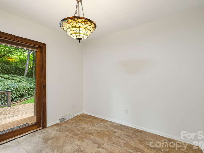 10 Botany View Court, Asheville, NC 28805.  MLS# CAR4394673, YatesRealty ID 31113. 