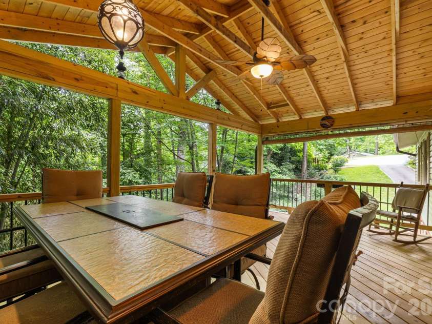 10 Botany View Court, Asheville, NC 28805.  MLS# CAR4394673, YatesRealty ID 31113. 