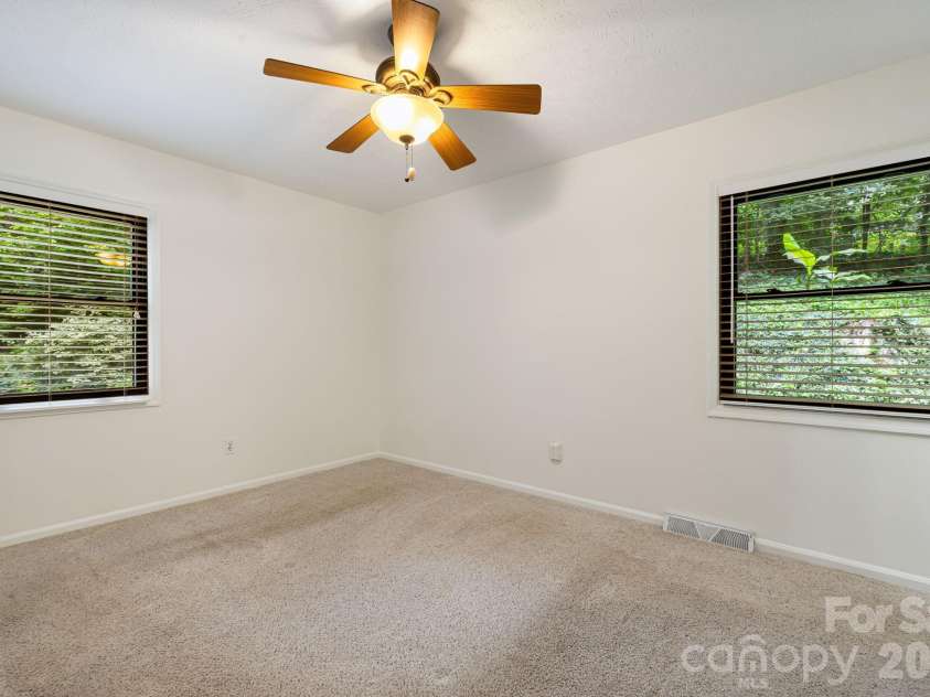 10 Botany View Court, Asheville, NC 28805.  MLS# CAR4394673, YatesRealty ID 31113. 