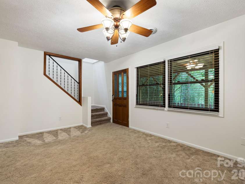 10 Botany View Court, Asheville, NC 28805.  MLS# CAR4394673, YatesRealty ID 31113. 