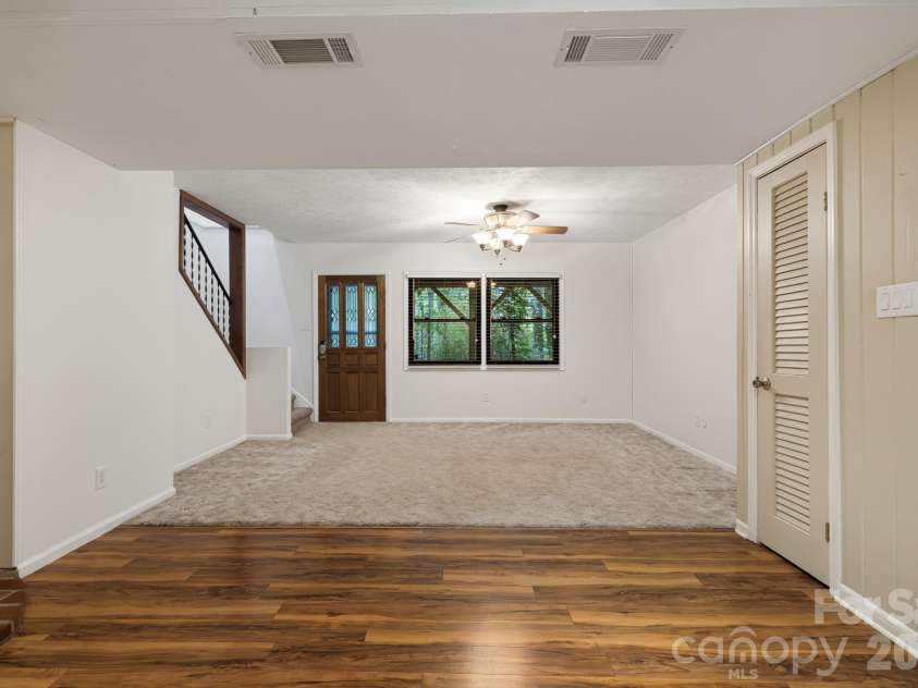 10 Botany View Court, Asheville, NC 28805.  MLS# CAR4394673, YatesRealty ID 31113. 