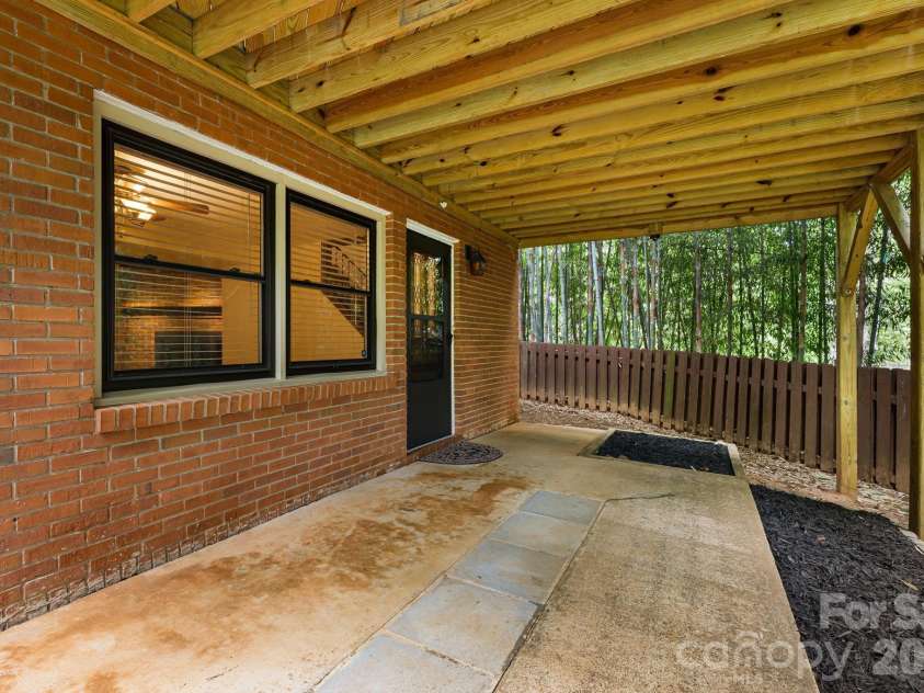 10 Botany View Court, Asheville, NC 28805.  MLS# CAR4394673, YatesRealty ID 31113. 
