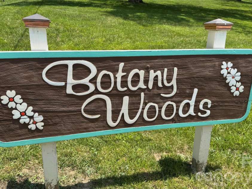 10 Botany View Court, Asheville, NC 28805.  MLS# CAR4394673, YatesRealty ID 31113. 