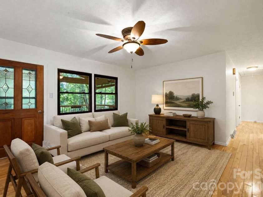 10 Botany View Court, Asheville, NC 28805.  MLS# CAR4394673, YatesRealty ID 31113. Virtually Staged.