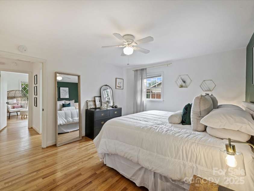 1620 Tamworth Drive, Charlotte, NC 28210.  MLS# CAR4290084, YatesRealty ID 31113. 