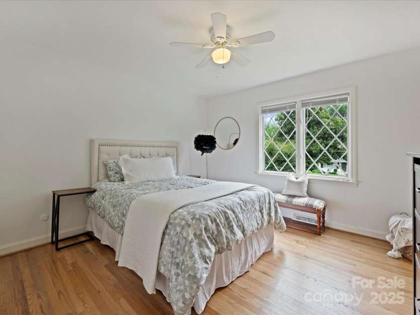1620 Tamworth Drive, Charlotte, NC 28210.  MLS# CAR4290084, YatesRealty ID 31113. 