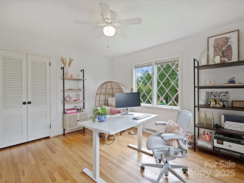 1620 Tamworth Drive, Charlotte, NC 28210.  MLS# CAR4290084, YatesRealty ID 31113. 