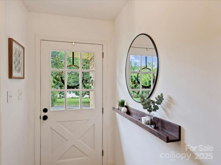 1620 Tamworth Drive, Charlotte, NC 28210.  MLS# CAR4290084, YatesRealty ID 31113. 