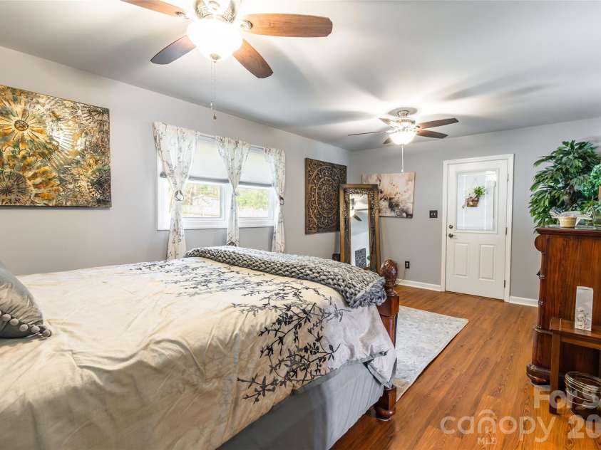 4205 Lake Shore Road, Denver, NC 28037.  MLS# CAR4380543, YatesRealty ID 31114. 