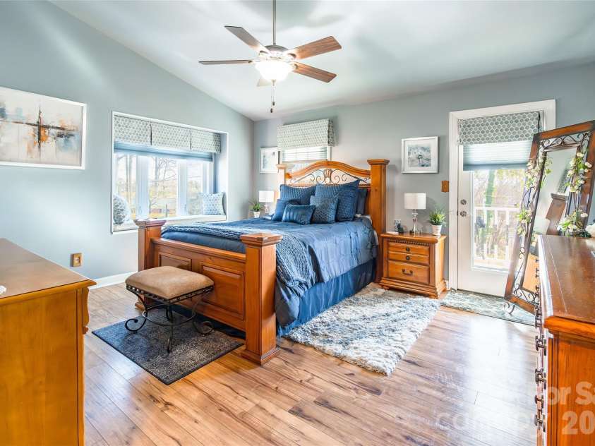 4205 Lake Shore Road, Denver, NC 28037.  MLS# CAR4380543, YatesRealty ID 31114. 