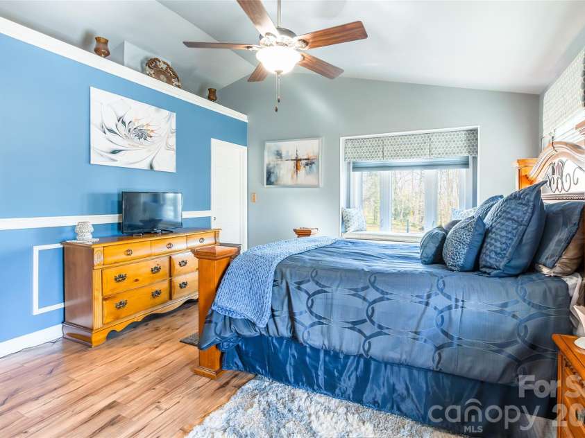 4205 Lake Shore Road, Denver, NC 28037.  MLS# CAR4380543, YatesRealty ID 31114. 