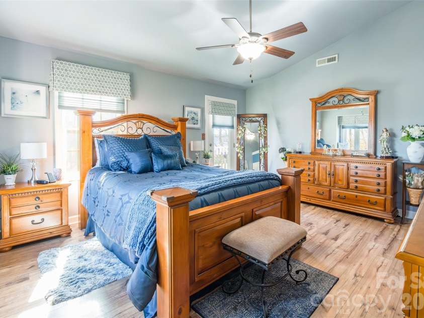4205 Lake Shore Road, Denver, NC 28037.  MLS# CAR4380543, YatesRealty ID 31114. 