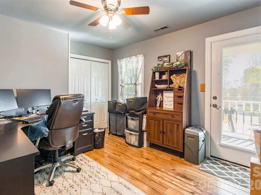 4205 Lake Shore Road, Denver, NC 28037.  MLS# CAR4380543, YatesRealty ID 31114. 