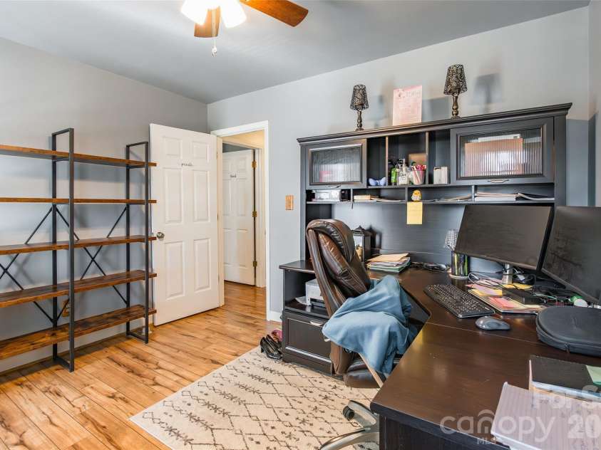 4205 Lake Shore Road, Denver, NC 28037.  MLS# CAR4380543, YatesRealty ID 31114. 