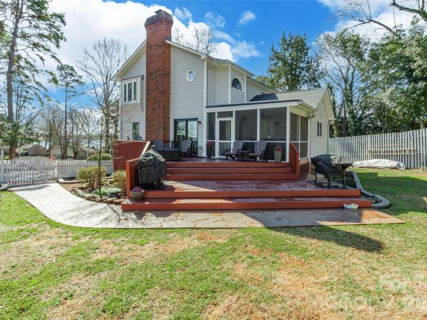 4205 Lake Shore Road, Denver, NC 28037.  MLS# CAR4380543, YatesRealty ID 31114. 