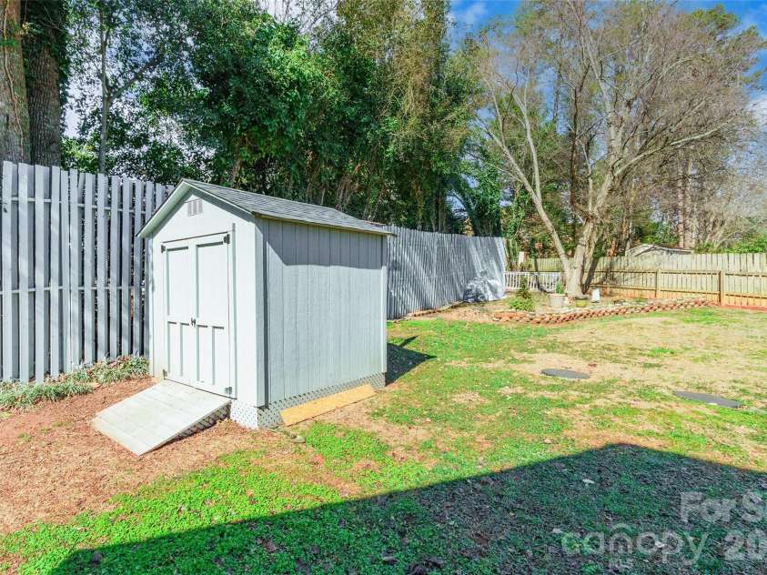 4205 Lake Shore Road, Denver, NC 28037.  MLS# CAR4380543, YatesRealty ID 31114. 