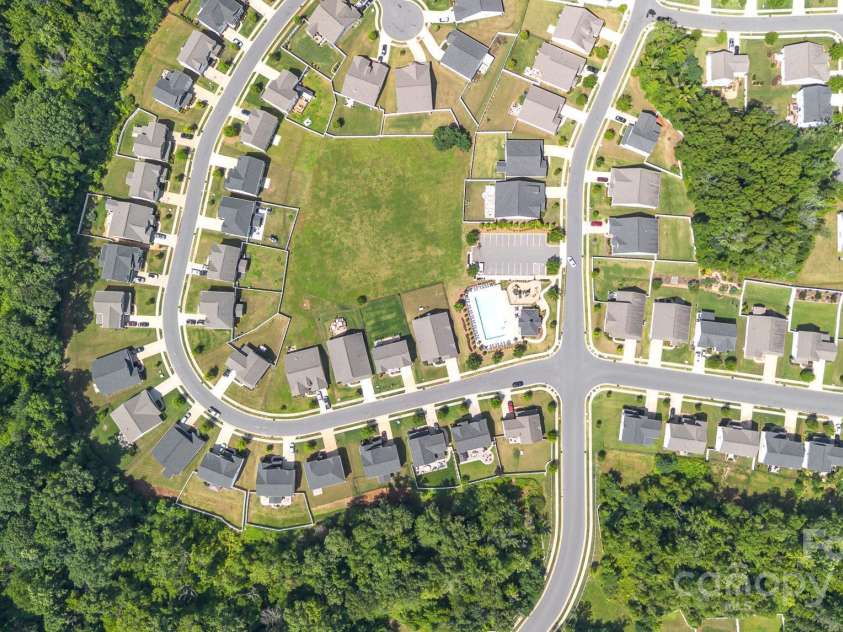 7414 Meridale Forest Drive, Charlotte, NC 28269.  MLS# CAR4264333, YatesRealty ID 31114. Lot backs on to Green Space!- no back neighbors!