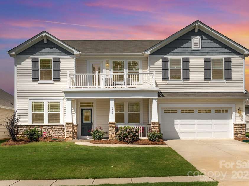 7414 Meridale Forest Drive, Charlotte, NC 28269.  MLS# CAR4264333, YatesRealty ID 31114. Welcome Home
