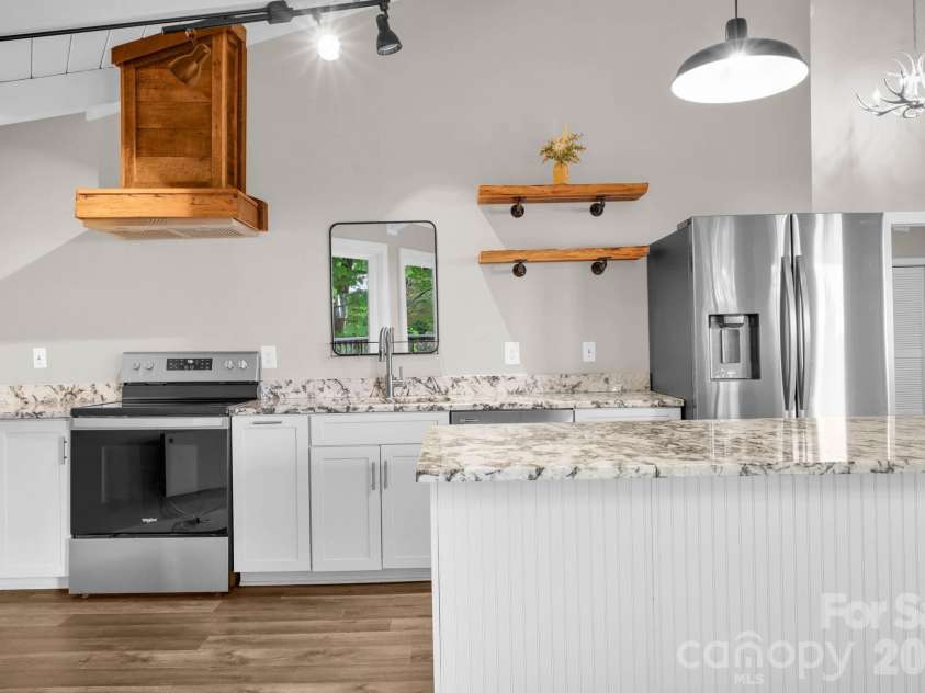 119 Beechwood Lane, Beech Mountain, NC 28604.  MLS# CAR4412496, YatesRealty ID 31115. 