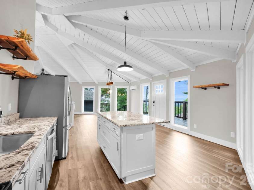 119 Beechwood Lane, Beech Mountain, NC 28604.  MLS# CAR4412496, YatesRealty ID 31115. 