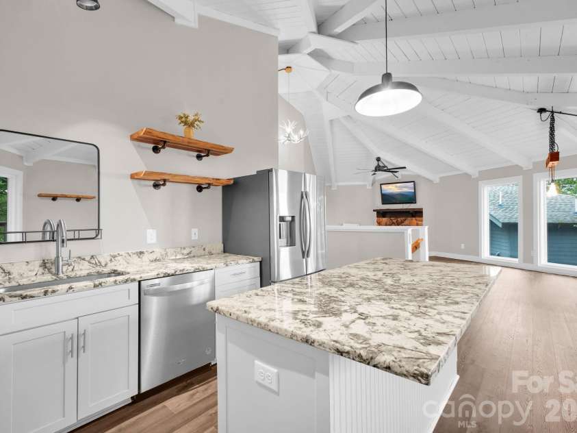 119 Beechwood Lane, Beech Mountain, NC 28604.  MLS# CAR4412496, YatesRealty ID 31115. 