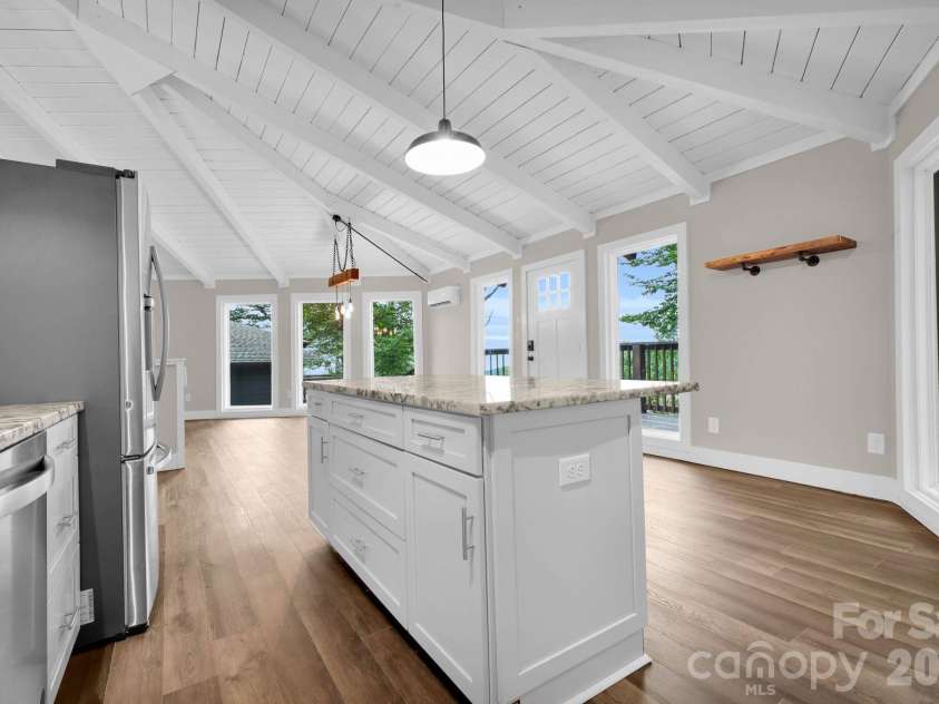119 Beechwood Lane, Beech Mountain, NC 28604.  MLS# CAR4412496, YatesRealty ID 31115. 