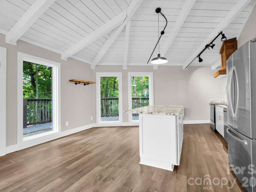 119 Beechwood Lane, Beech Mountain, NC 28604.  MLS# CAR4412496, YatesRealty ID 31115. 