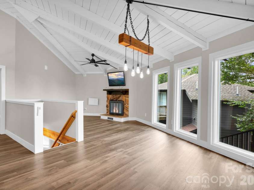 119 Beechwood Lane, Beech Mountain, NC 28604.  MLS# CAR4412496, YatesRealty ID 31115. 