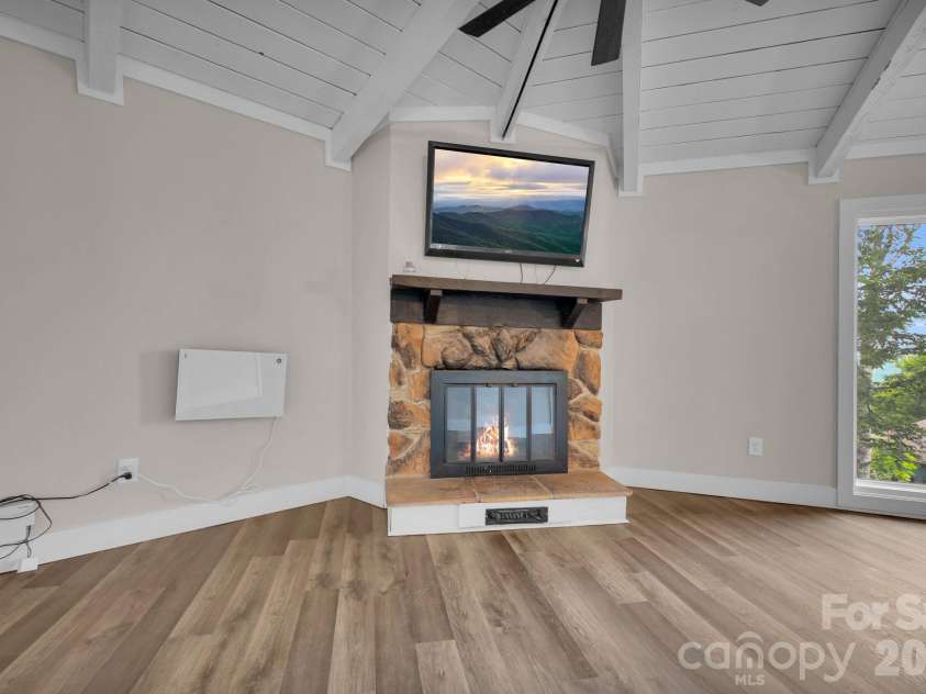 119 Beechwood Lane, Beech Mountain, NC 28604.  MLS# CAR4412496, YatesRealty ID 31115. 