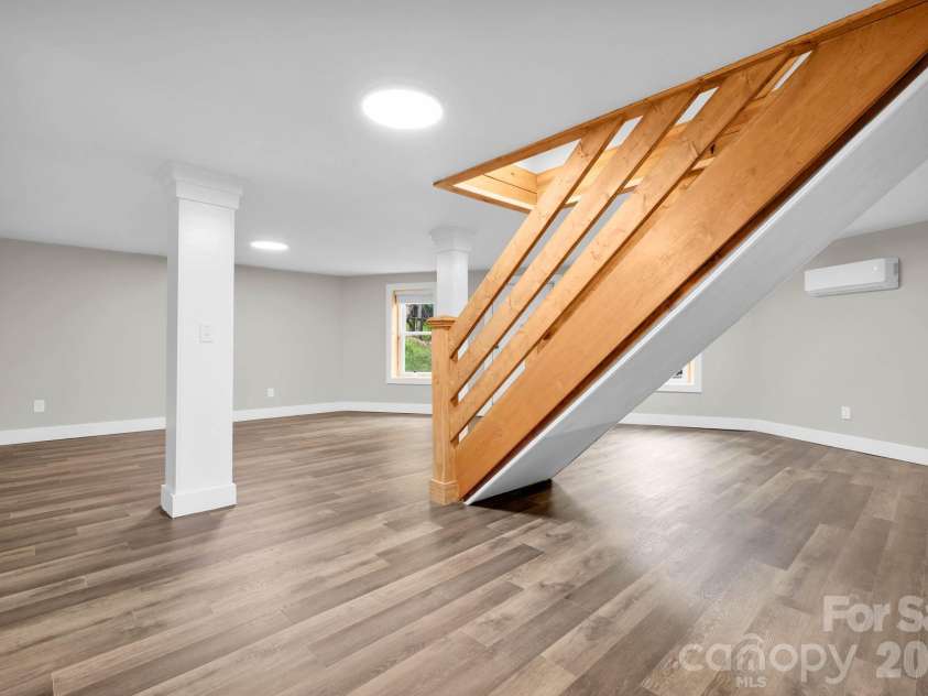 119 Beechwood Lane, Beech Mountain, NC 28604.  MLS# CAR4412496, YatesRealty ID 31115. 