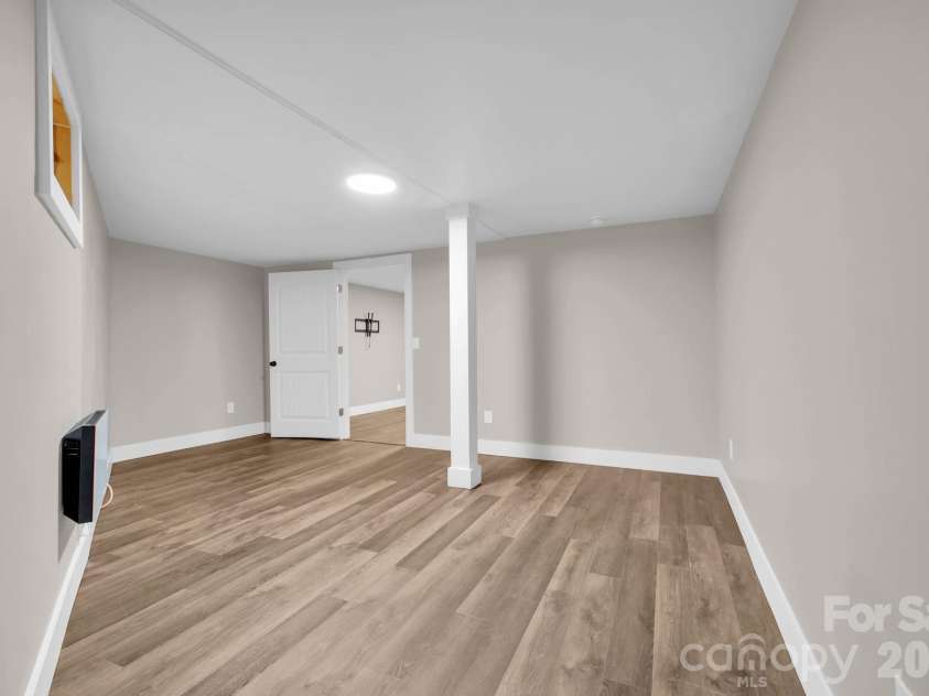 119 Beechwood Lane, Beech Mountain, NC 28604.  MLS# CAR4412496, YatesRealty ID 31115. 