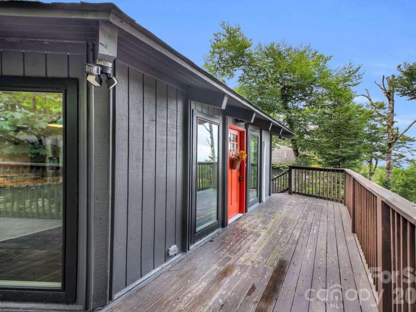 119 Beechwood Lane, Beech Mountain, NC 28604.  MLS# CAR4412496, YatesRealty ID 31115. 