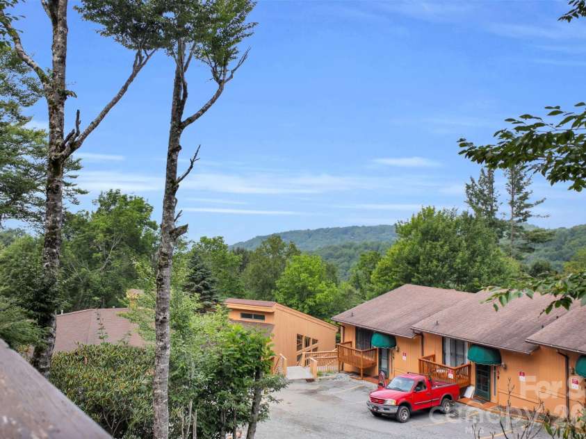 119 Beechwood Lane, Beech Mountain, NC 28604.  MLS# CAR4412496, YatesRealty ID 31115. 