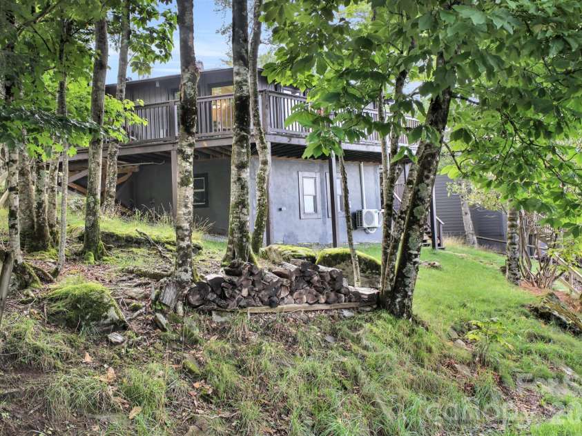 119 Beechwood Lane, Beech Mountain, NC 28604.  MLS# CAR4412496, YatesRealty ID 31115. 