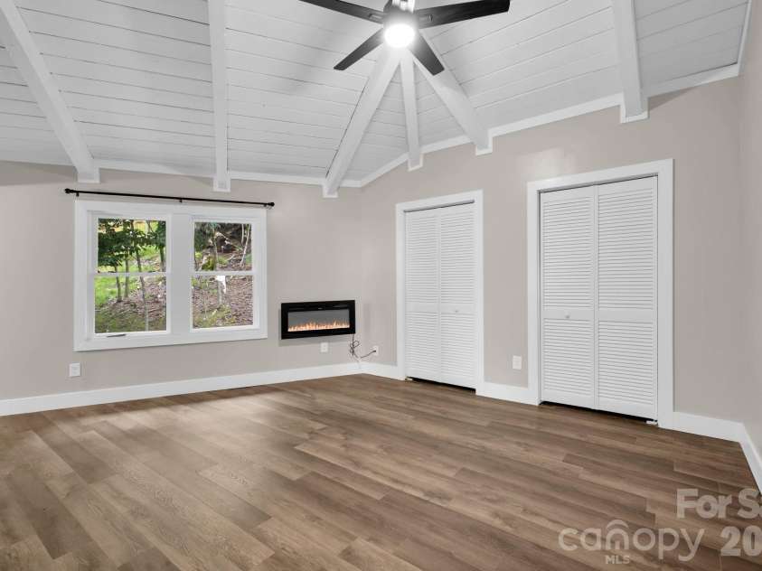 119 Beechwood Lane, Beech Mountain, NC 28604.  MLS# CAR4412496, YatesRealty ID 31115. Primary Bedroom on Main Floor