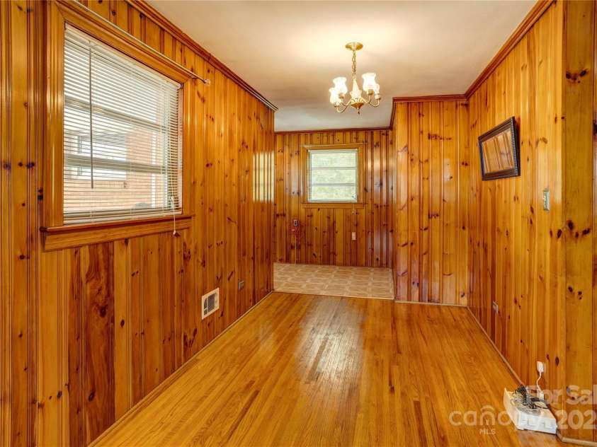 212 Elgin Drive, Concord, NC 28025.  MLS# CAR4281188, YatesRealty ID 31115. Dining Area