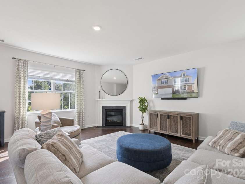 3019 Platinum Pointe Drive, Charlotte, NC 28227.  MLS# CAR4287229, YatesRealty ID 31116. 