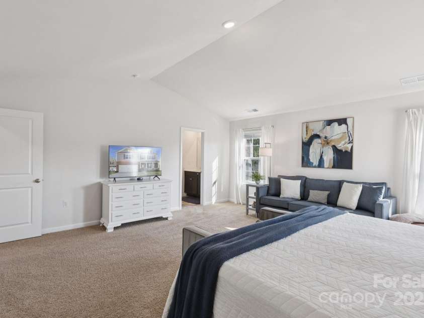 3019 Platinum Pointe Drive, Charlotte, NC 28227.  MLS# CAR4287229, YatesRealty ID 31116. 