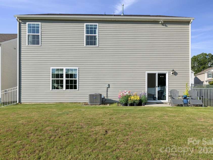 3019 Platinum Pointe Drive, Charlotte, NC 28227.  MLS# CAR4287229, YatesRealty ID 31116. 