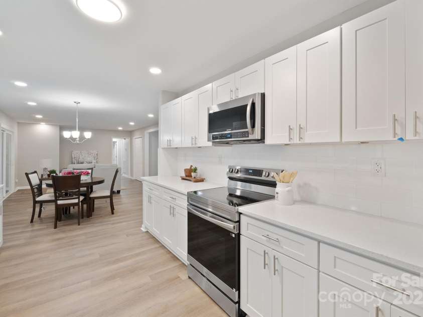 1028 Hunter Valley Road, Shelby, NC 28150.  MLS# CAR4282775, YatesRealty ID 31117. Kitchen