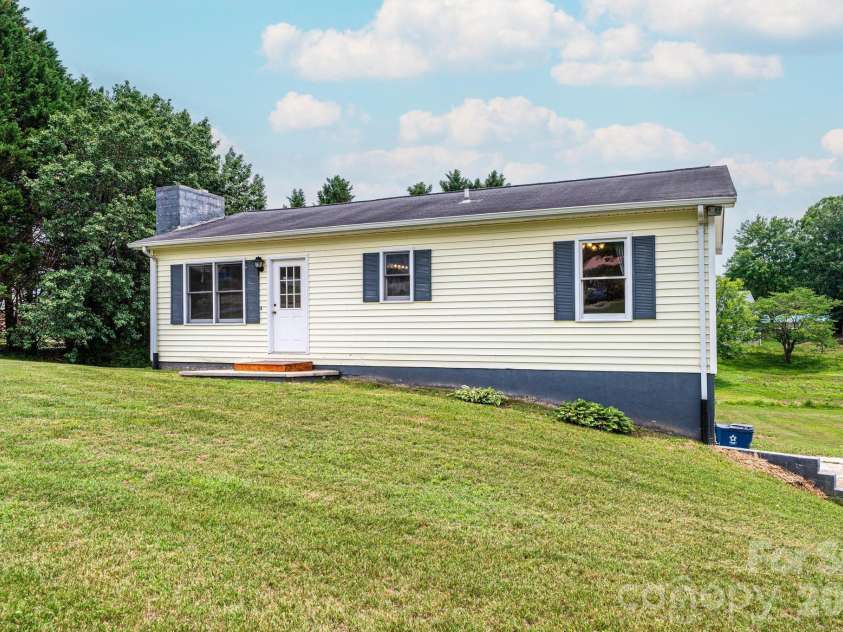 1697 Denver Court, Lenoir, NC 28645.  MLS# CAR4391489, YatesRealty ID 31117. 
